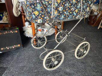 Retro kočárek pro panenky - 4