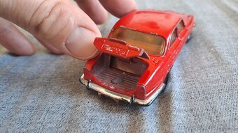Matchbox Jaguar - 4