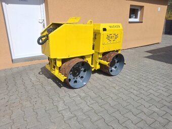 Vibrační válec RT820 - 4