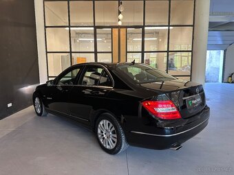MERCEDES-BENZ C 220 CDI 125KW 7G TRONIC TOP VÝBAVA ELEGANCE - 4