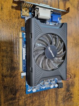 PC díly - vniřek starého PC - 4
