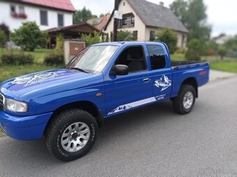 Mazda B2500 4x4 - 4
