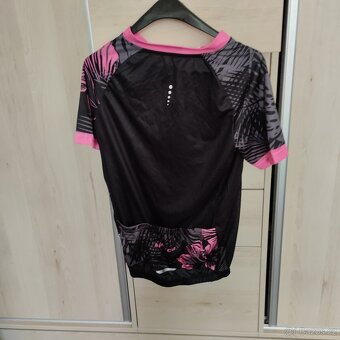 Cyklistický dres,2x triko a 1x kraťasy. - 4