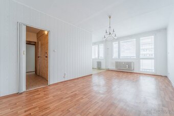 Byt 2+kk, 53m2, 7,patro, 2 lodžie, velký sklep, OV - 4