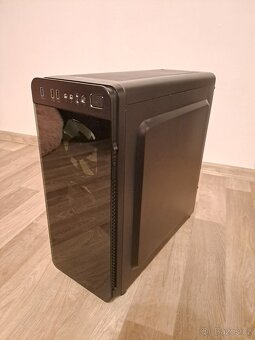 Herní PC připraven k použití - 4
