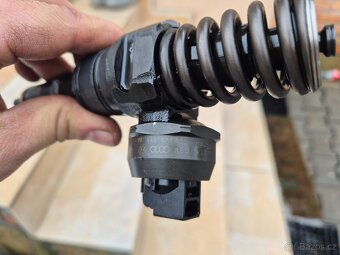 VW Golf 5 1.9 TDI BLS vstřikovače - 4