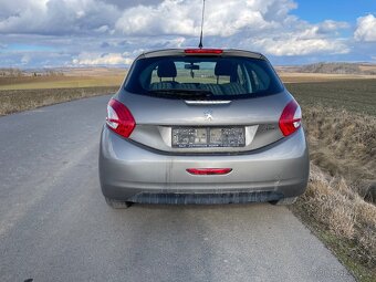 Peugeot 208 - 4
