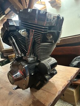 Prodám motor Harley Davidson rv.2006 1450 najeto 6500km - 4
