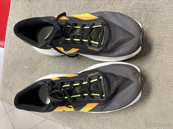 Pánské běžecké boty New Balance FuelCell Rebel v4 - 4