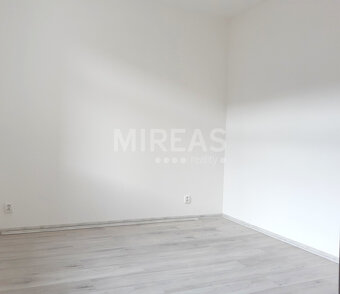 Milovice, pronájem bytu 2 + kk, 34 m2 v Milovicích okr. Nymb - 4