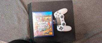 PS4 Pro - 4