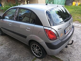 Kia Rio 1,5 CRDI - 4