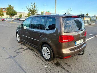VOLKSWAGEN TOURAN 2.0 TDI HIGHLINE-PANO - 7 MÍST - 4