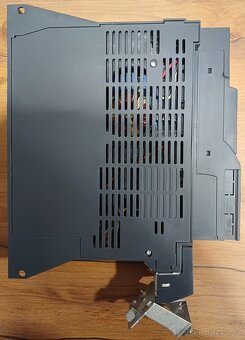 Frekvenční měnič 2,2kW 3-fázový ATV320U22N4B - 4
