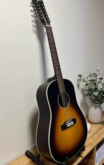 Dvanáctistrunná elektroakustická kytara J-45 - 4