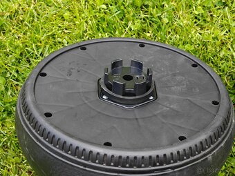 Zadní kolo BMW M5, Ford Mustang Beneo SX2118 - 4