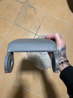 BMW E46 - loketní opěrka - 4