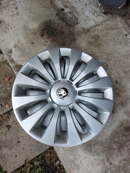 Prodám zimní sadu pneu 185/60 R15 - 4