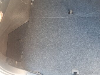 Toyota Auris podlaha kufru - 4