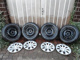 Komplet Zimní Sada Bridgestone Poklice 215/65/17 ET38 5x112 - 4