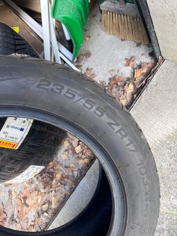Prodám pneu letní 235/55 R17 - 4