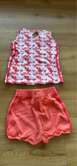 Krasny komplet adidas, tricko a kratasy, vel. 6-9 mesicu, - 4