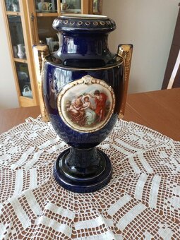 část sbírky skla a porcelánu - 4