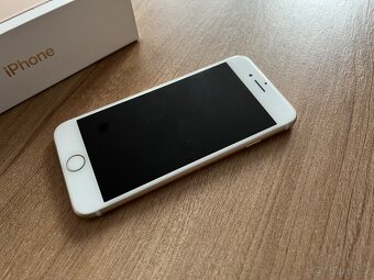 Apple iPhone 7 zlatý, nefunkční, na opravu nebo dily - 4