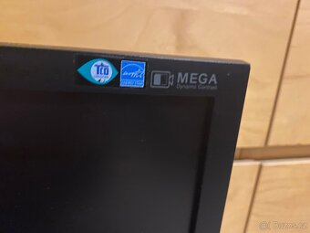 SAMSUNG 24” DVI - LCD - 4
