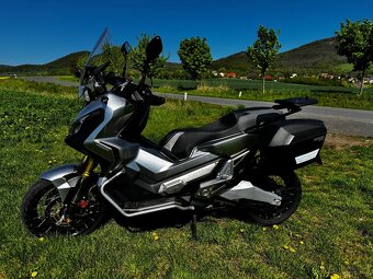 Honda X-ADV 750 - 4