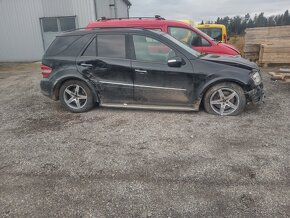 Mercedes Benz ML - 4