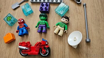LEGO Duplo 10876 Dobrodružství Spider-Mana a Hulka - 4
