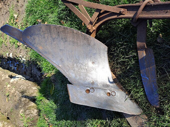 Prodám pluh s krojidlem za malotraktor - 4