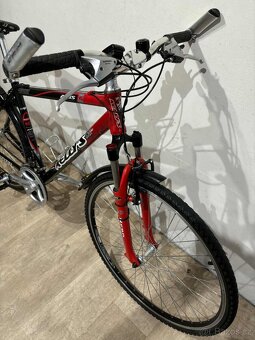 Značkové trekové kolo KELLYS 28” - 4