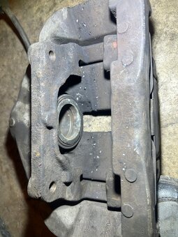 Přední brzdové třmeny - bmw e61 530xd - 4