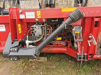 Pásová obilná lišta Case IH 3152 - 4