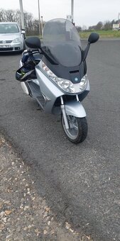 Skútr Piaggio 125 - 4