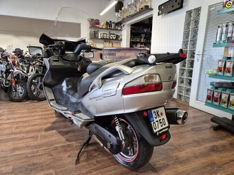 Suzuki Burgman 650 Executive - 4
