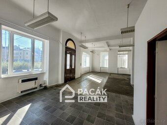 Pronájem kanceláře na velice frekventovaném místě, na nároží - 4