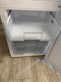 Lednice s mrazákem BEKO - 4