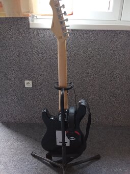 prodám nevhodný dar NOVOU a NIKDY  nepoužitou kytaru+přísl. - 4