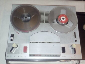 magnetofon Tesla B56 + stojánek na magnetofon.pásky - 4