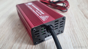 Nabíječka baterií Fairstone FST ABC-1202 - 4