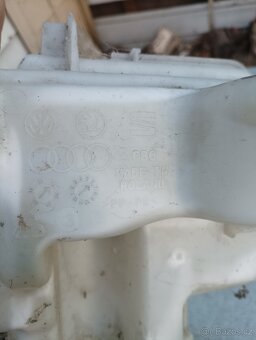 nadobka odstřikovačů fabia 3 - 4