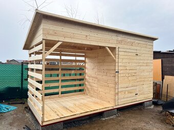 Domek s dřevníkem - 4