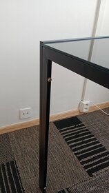 Skleněný jídelní stůl - 4