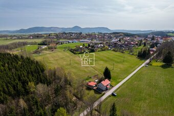 Prodej pozemku o výměře 1003 m2 určeného k výstavbě v obci Ž - 4