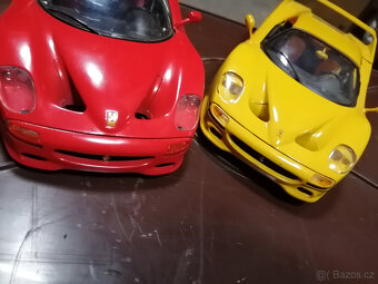 Bburago Ferrari F50, 1:18 červené - 4