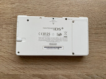 Nintendo DSi v bílé barvě - 4