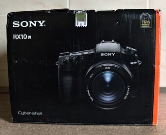 SONY CyberShot DSC-RX10 IV - 4